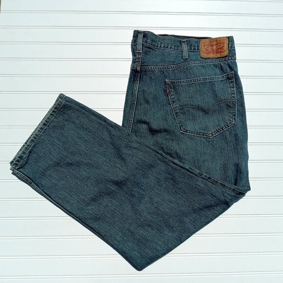 LEVIS Jeans Men's 46 x 30 Blue Denim 559 Relaxed Straight Fit Medium Wash Jean - Picture 1 of 12